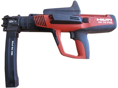 Viniakalė profiliuotai stogo dangai "HILTI DX 76-PTR" (automatinė)